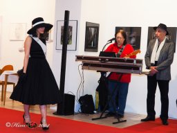 Fashion Show in der Contemplor Galerie Wien am 14. 03. 2024